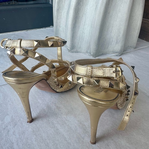 VALENTINO Leather T-Strap Pumps 37 1/2 Gold Special Edition - Picture 4 of 5